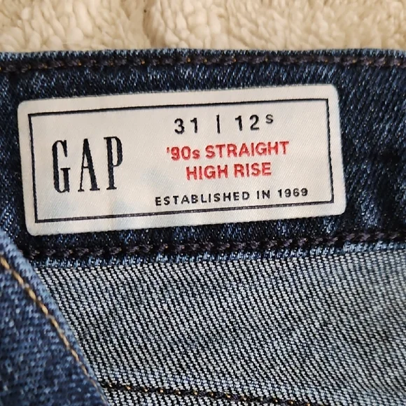 GAP Woen's 90s Straight High Rise Fit Dark Blue Jeans Size 12S/31 - Picture 2 of 4